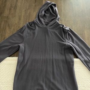 Men’s Lululemon hooded sweater/pullover.